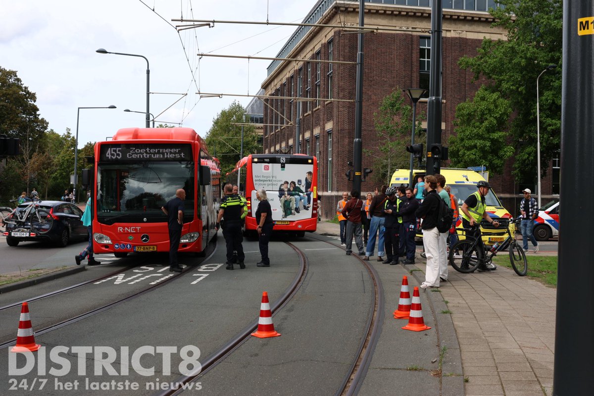 Fietser gewond bij aanrijding met lijnbus in Delft