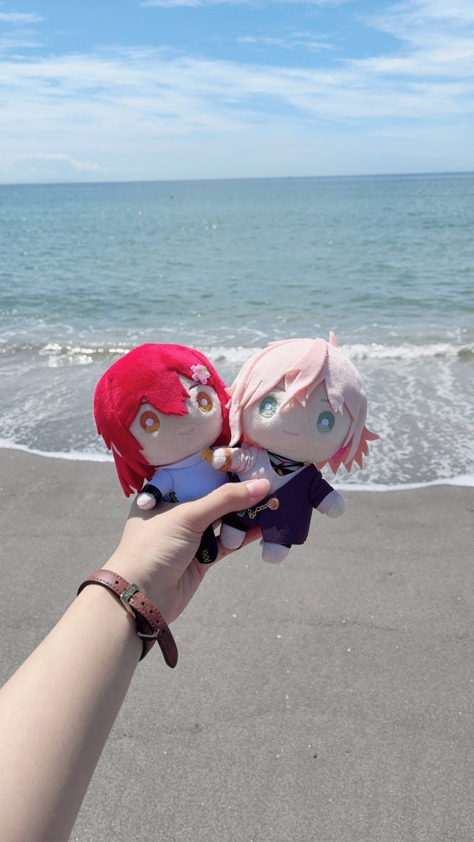RinoBamboo's tweet photo. 海でめちゃ良い写真撮れましたー！
待ち受けにします🥰
#enjoy律可ぬいライフ
#ホロスタぬいが見れるタグ https://t.co/xtK908HWLE