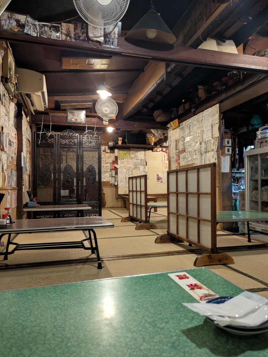 mayflyers's tweet photo. とある映画にも使われたディープ居酒屋きた🐱この時間打ち合わせあったけど前の打ち合わせが延びてるといつまて回避 https://t.co/xdb6kHyq0g