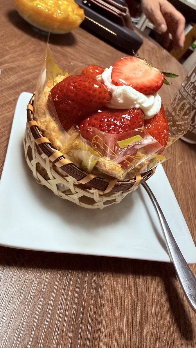 roriLOVEhyena's tweet photo. 誕生日ケーキ
うまうまです https://t.co/h6ytyJ595n