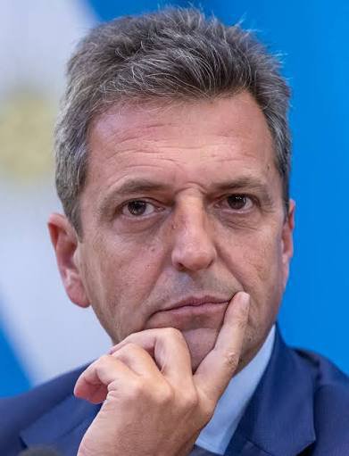 NCereijo's tweet photo. ¿Qué imagen tenés de @SergioMassa ?   

1 Excelente    
2 Buena     
3 Regular      
4 Mala      
5 Pésima https://t.co/uXtvTLkOiB
