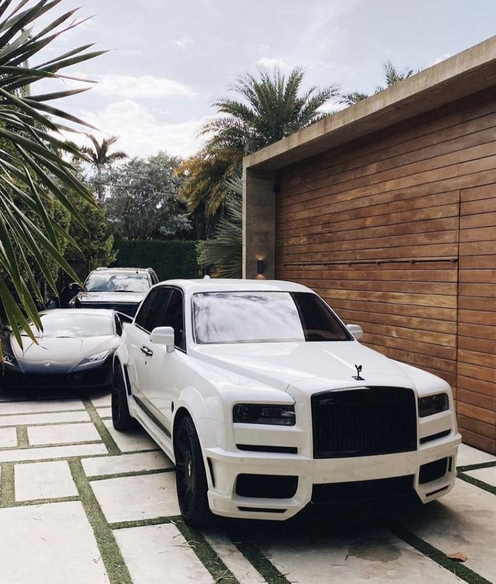 brianengelmann's tweet photo. They call it luxury. I call it an armored white cloud hiding a heavy punch under the hood. ☁️💥 https://t.co/zFGUauePjY