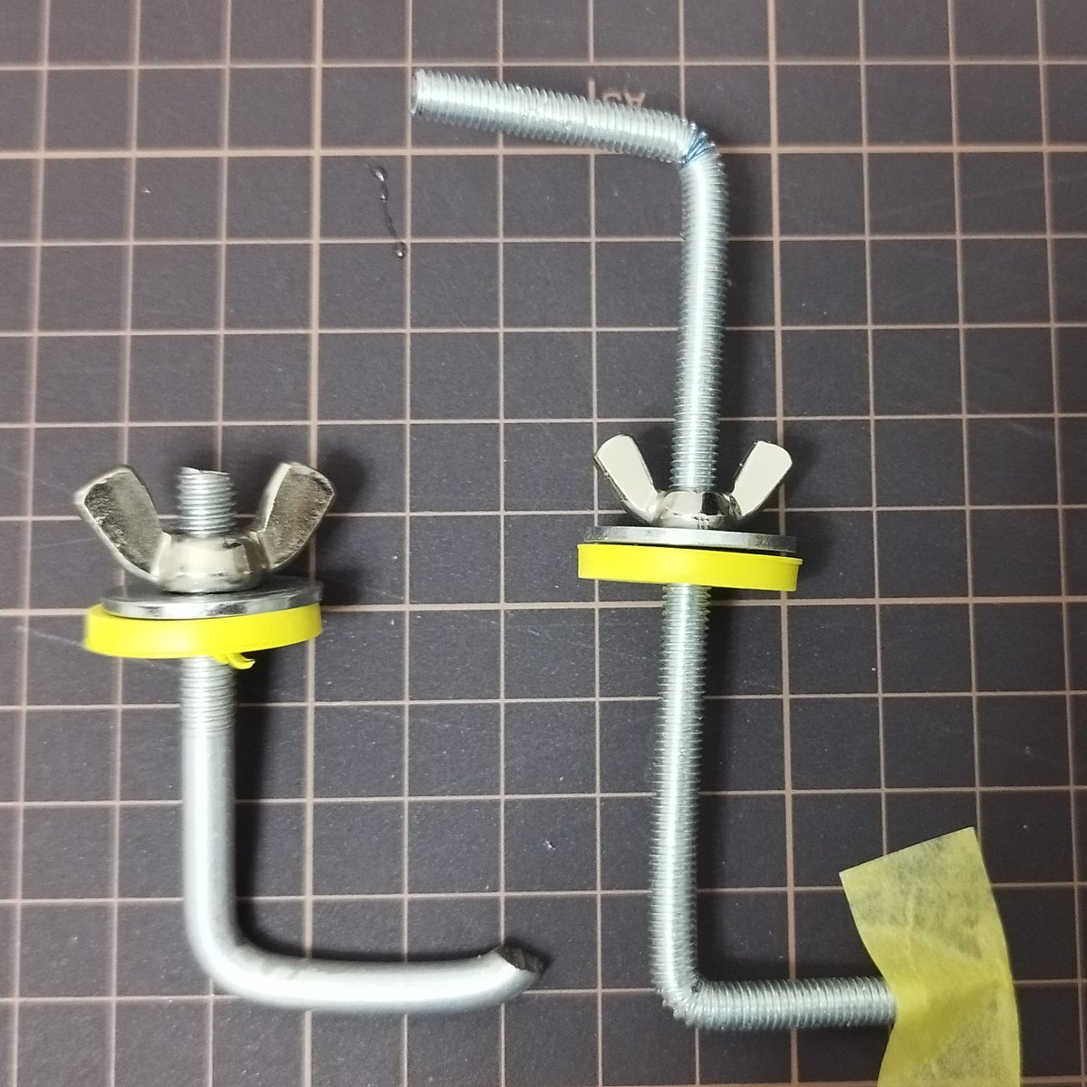 f_monyu's tweet photo. 敷板の隙間に金具入れるタイプのやつを設計変更試作
取り付けも脱着もしやすいです https://t.co/hWvxLCxtI3