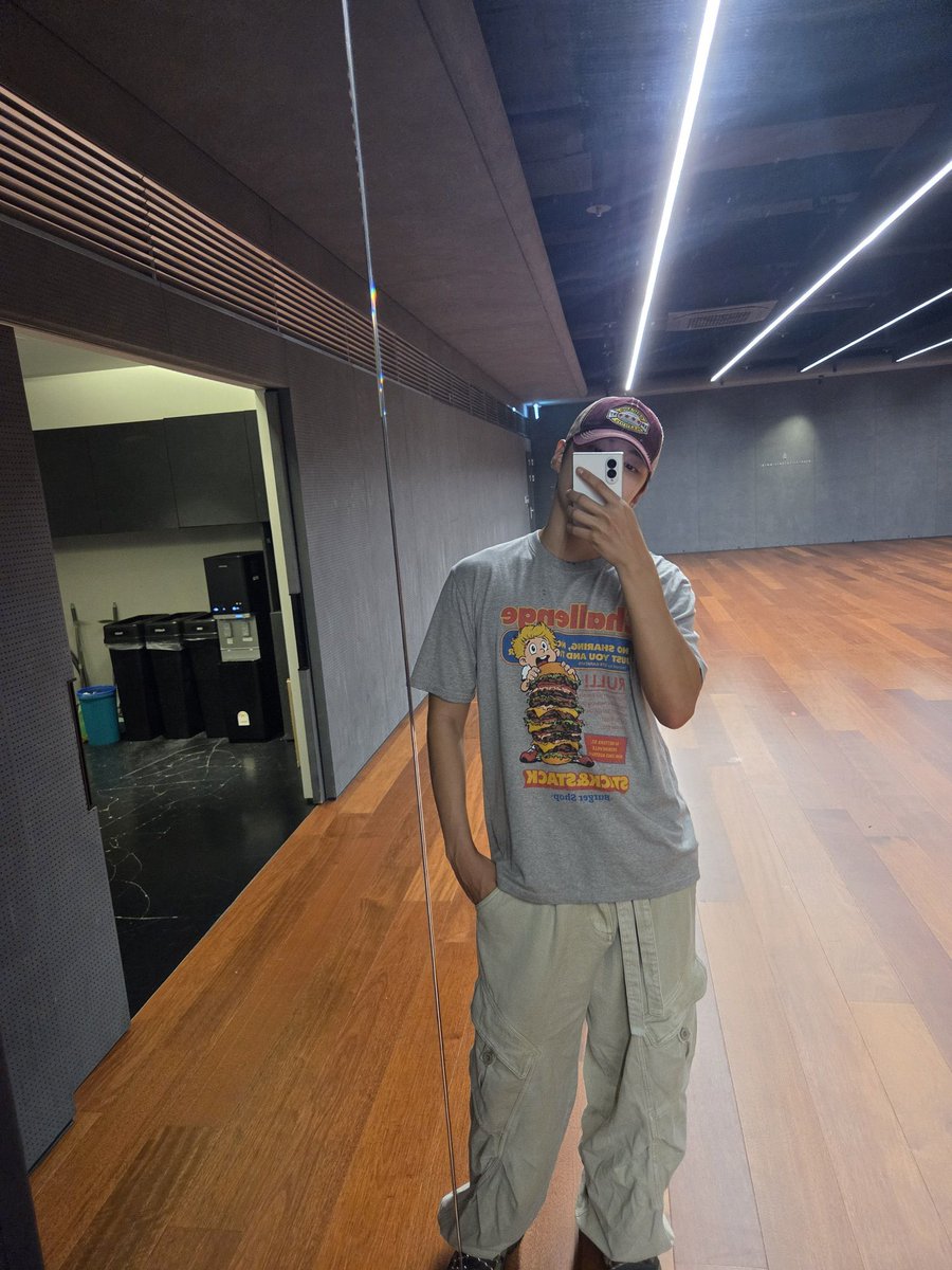 monekbr's tweet photo. [🫧] #MINHYUK via Bubble!

🐶 Ah, troquei de celular anteontem.
🐶 Tchau, Apple. Nunca mais volto.
🐶 É muito melhor e o atendimento é muito mais gentil.
🐶 Parece que entrei em um mundo completamente novo.
🐶 Não quero falar mal, mas acho muito caro e sem tantos recursos. https://t.co/9CYE7ESNB8