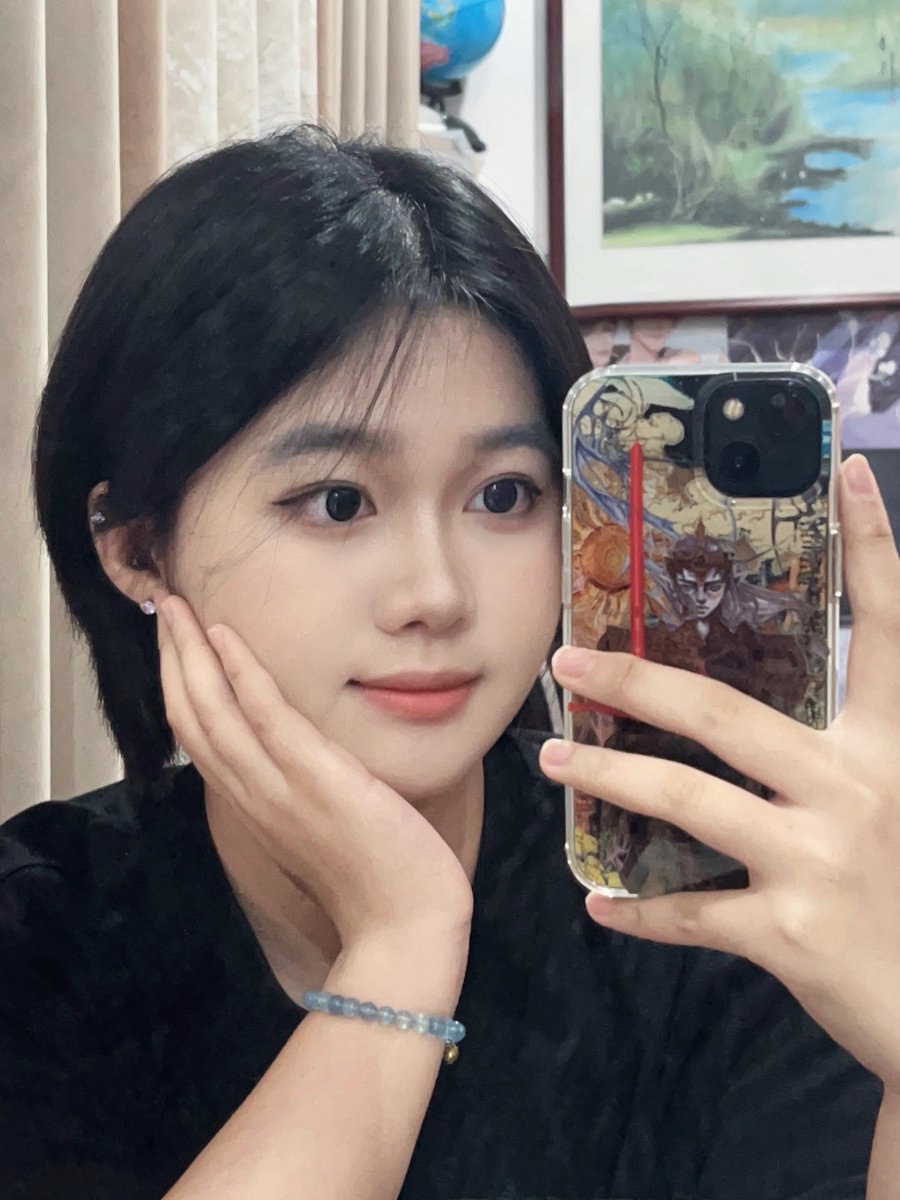 803Youah's tweet photo. 好想回家过舒服日子，虽然在家精神状态不会很好，但是能够拥有一个不被打扰的空间就是很快乐呀 https://t.co/eulxH8gFJJ