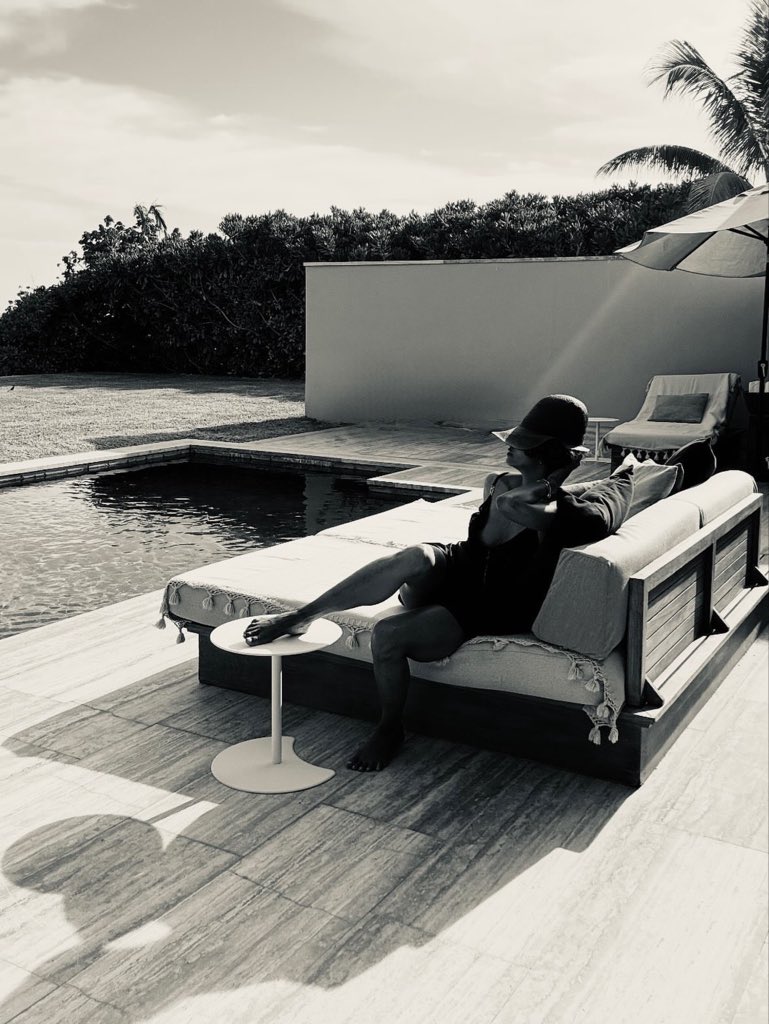 Info_HMB6's tweet photo. Nothing is B&amp;W

#leoseaon♌️ https://t.co/ohQ5iQRwtu