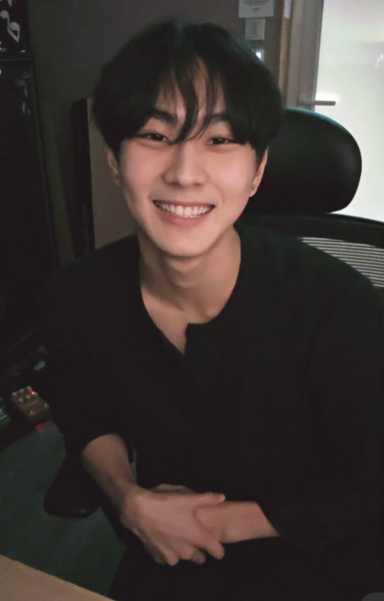 0209coded's tweet photo. HAPPY JUNGWON, HAPPY ME 🥰 https://t.co/EoiirHy8wx