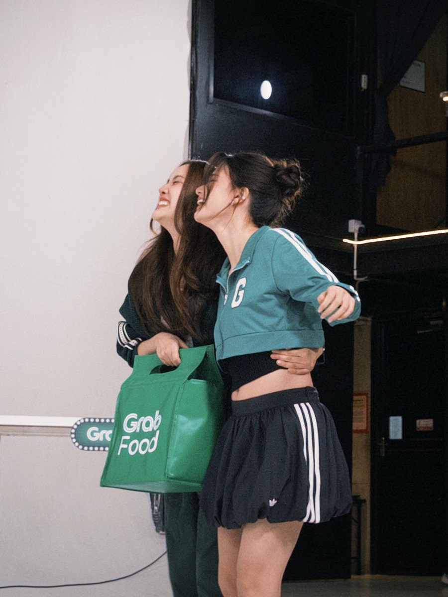 GrabTH's tweet photo. ไปฮะะะะะ

FREENBECKY WITH GRABFOOD
#GrabFoodถูกกว่าชัวร์xฟรีนเบคกี้ https://t.co/ZHBc60AWnW
