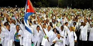 DrRobertoMOjeda's tweet photo. Por cinco décadas la Universidad de Ciencias Médicas de La Habana ha formado a miles de profesionales, que han llevado salud y vida a nuestro pueblo. Cuando conmemoramos los #100AñosConFidel ratificamos su legado: #CubaPorLaVida. https://t.co/uv2rZ1cDKj