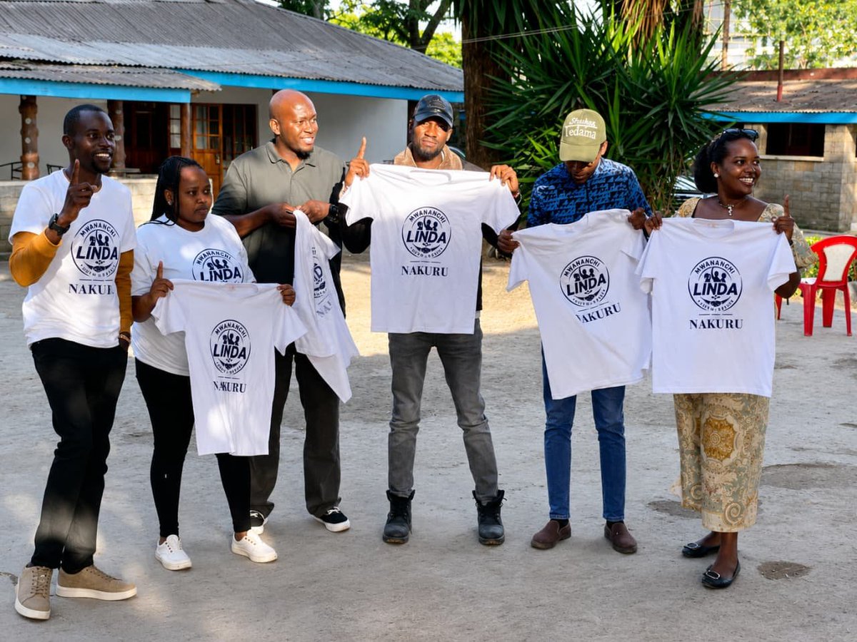 CCarusheey's tweet photo. When I see such I know our movement is deeply rooted
That's why they hanging on our brand coz they are scared
Kudos team Nakuru😊
#SisiNdioSifuna https://t.co/tDQ1kS05kY