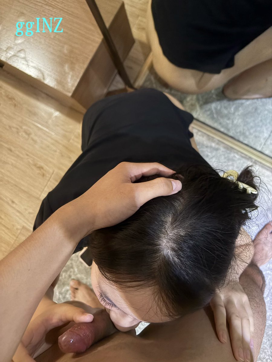 Dddzg6868's tweet photo. hello大家好，我初次入驻x，所发表内容皆是我原创的，都是网上和线下约的妹子，如有不足之处请指点。
  女主是湖北女大，逼嫩舒服并且好调教配合度高，给你们看一下。 https://t.co/uknBAtRduj