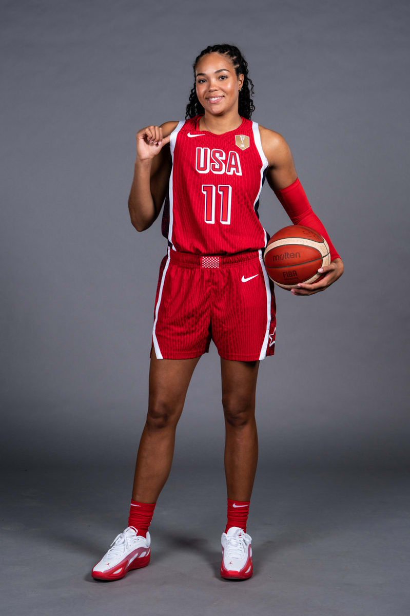 queenpheew's tweet photo. Napheesa Collier for Team Usa https://t.co/Dao8tSEZWl