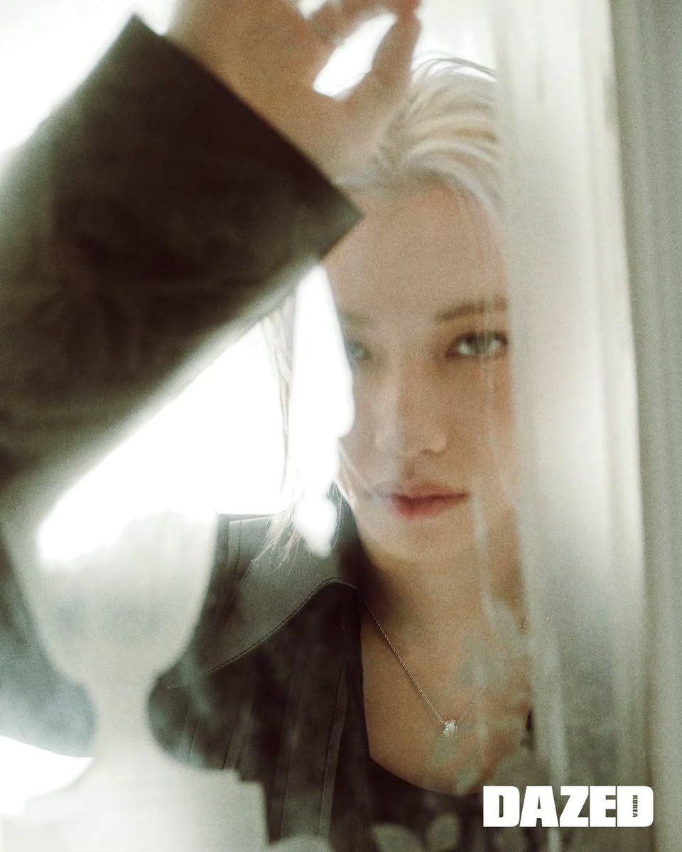 FLXCentral's tweet photo. #FELIX becomes the first 4th generation solo idol to chart in the US iTunes Top 10

#FELIX_SlowItDown https://t.co/jWpb2TWrl4