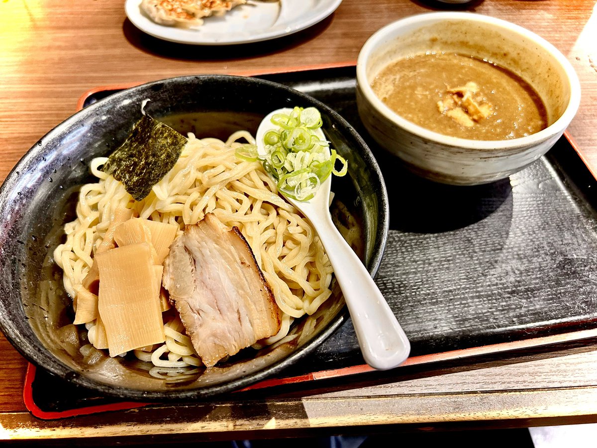 K221_next's tweet photo. 家系も好きだが濃厚系もたまらん🤤
#��ルメ
#つけ麺
#チャーハン
#ラの壱 https://t.co/BKhebSLeux