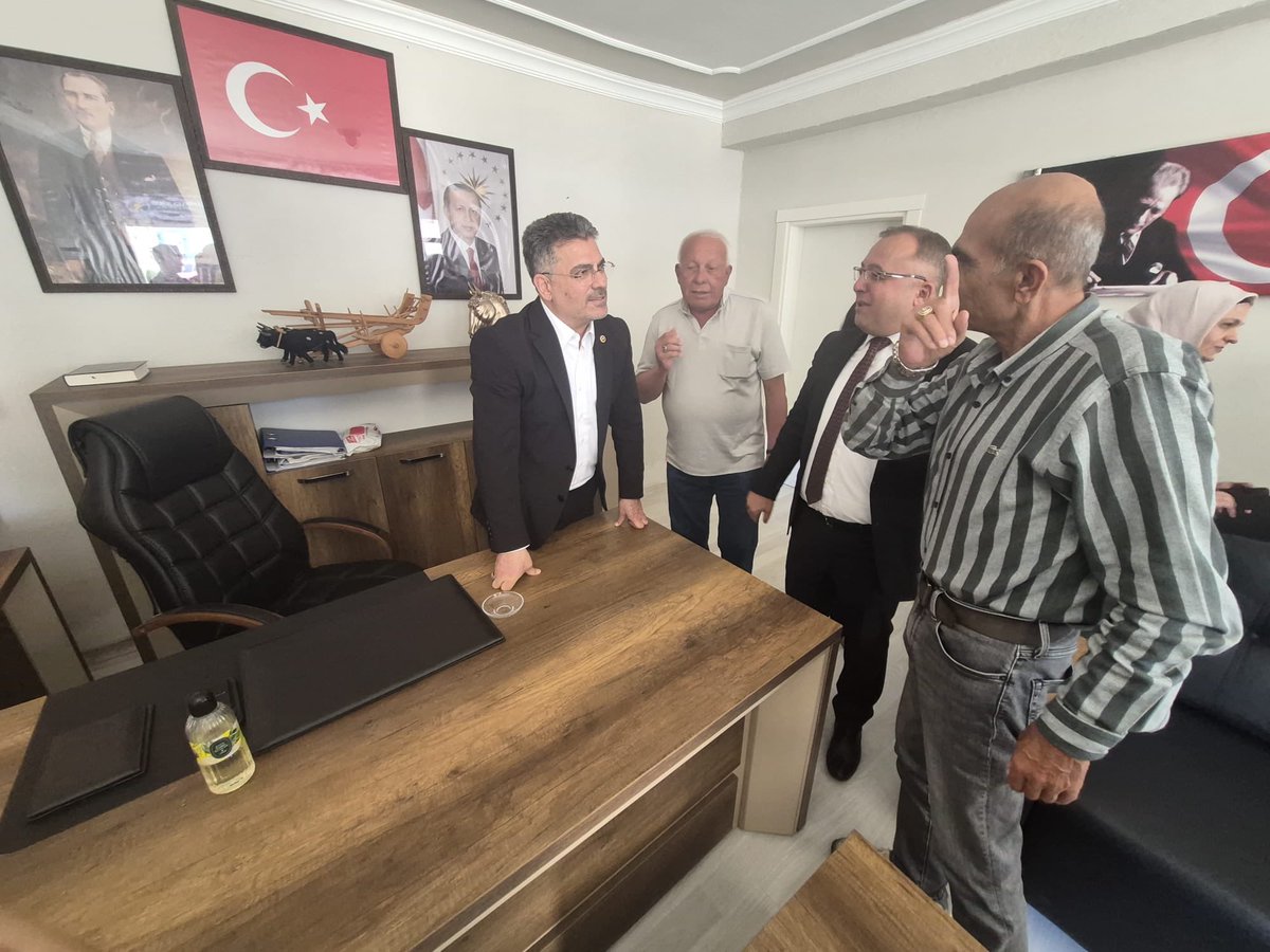 farukaytek's tweet photo. ❝AK Parti; milletin sesini dinleyen, talep ve beklentilerini sahada karşılayan, çözüm için çalışan güçlü bir teşkilat hareketidir.❞

Tufanbeyli İlçe Başkanlığımızda kıymetli hemşehrilerimiz ile bir araya geldik.

Milletimizin her talebini önemseyerek, çözüm için gereken gayreti göstermeye ve hemşehrilerimizin yanında olmaya devam edeceğiz.

📍AK Parti Tufanbeyli İlçe Başkanlığı