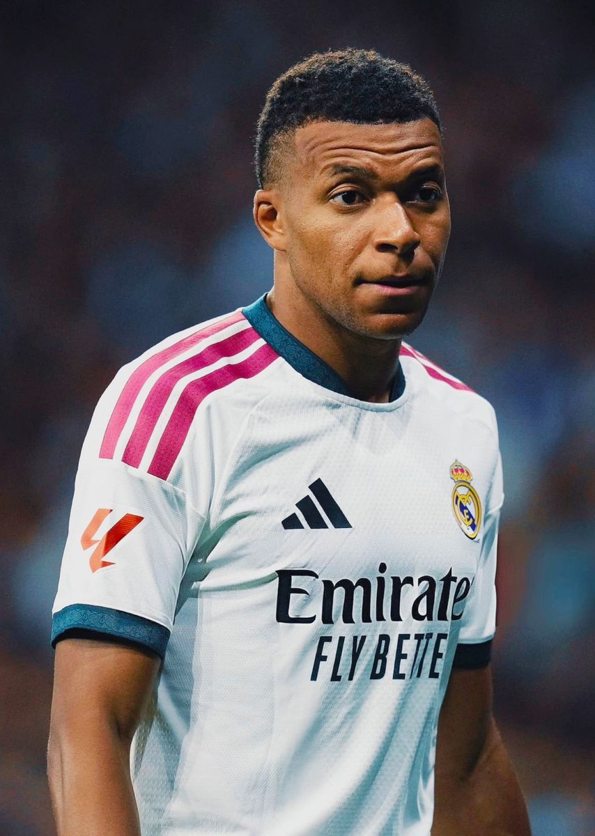 PolymarketSport's tweet photo. 🚨JUST IN: An 18 year-old man was arrested in France after police discovered a plot to kidnap Kylian Mbappé - Le Parisien https://t.co/7x4KDz7ng9