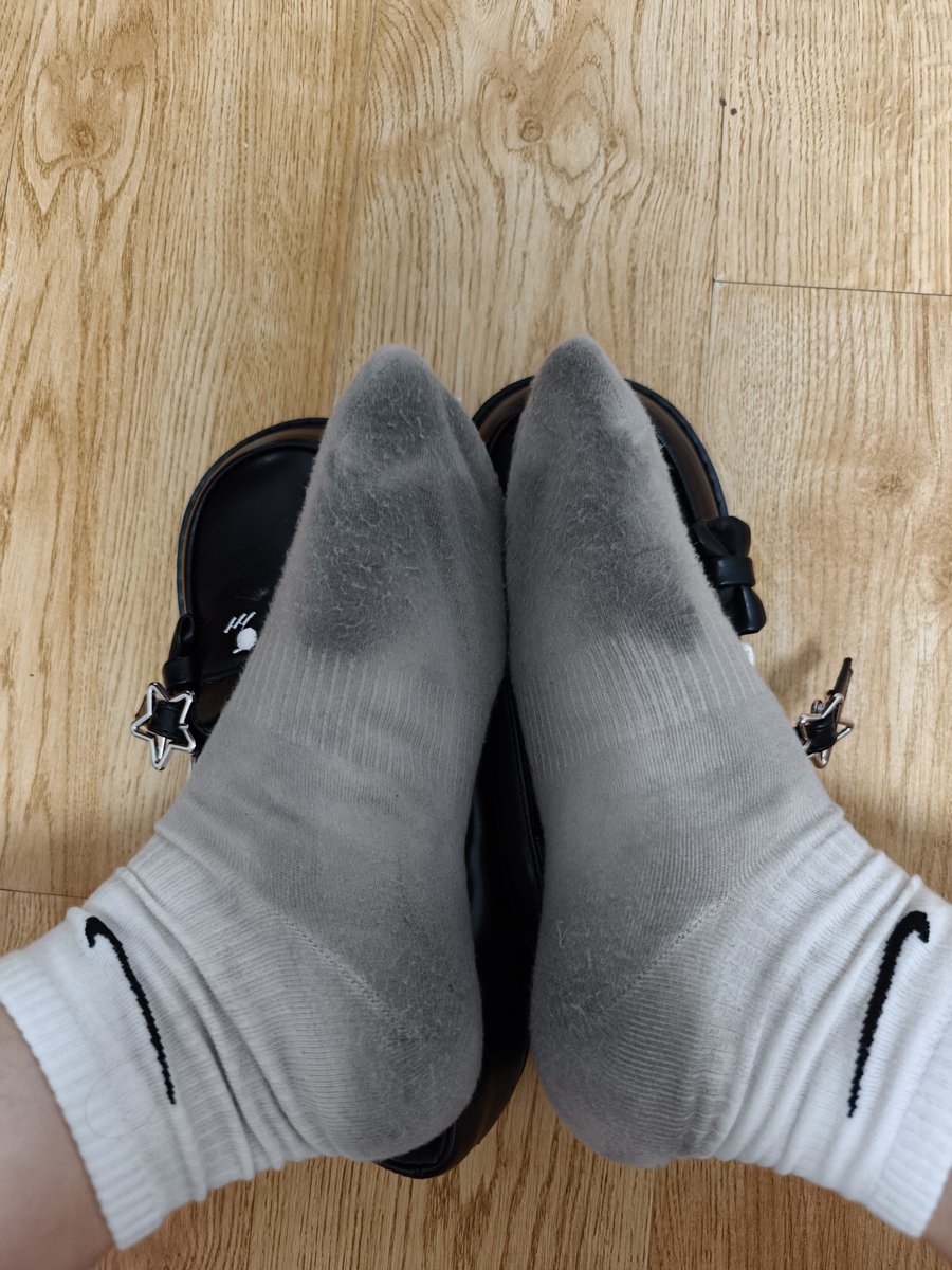 dirtysockslove's tweet photo. 舞蹈生夏季集训的脏臭袜子，吸满了脚汗，味道壮阳，需要的兄弟记得私信我！
#恋袜 #棉袜 #重口味 #臭袜子 #袜 #原味 #原味袜子 #原味袜 #丝袜 #舞蹈生 #舞蹈袜 #原味内衣 #连裤袜 https://t.co/GnqSLm8zCY