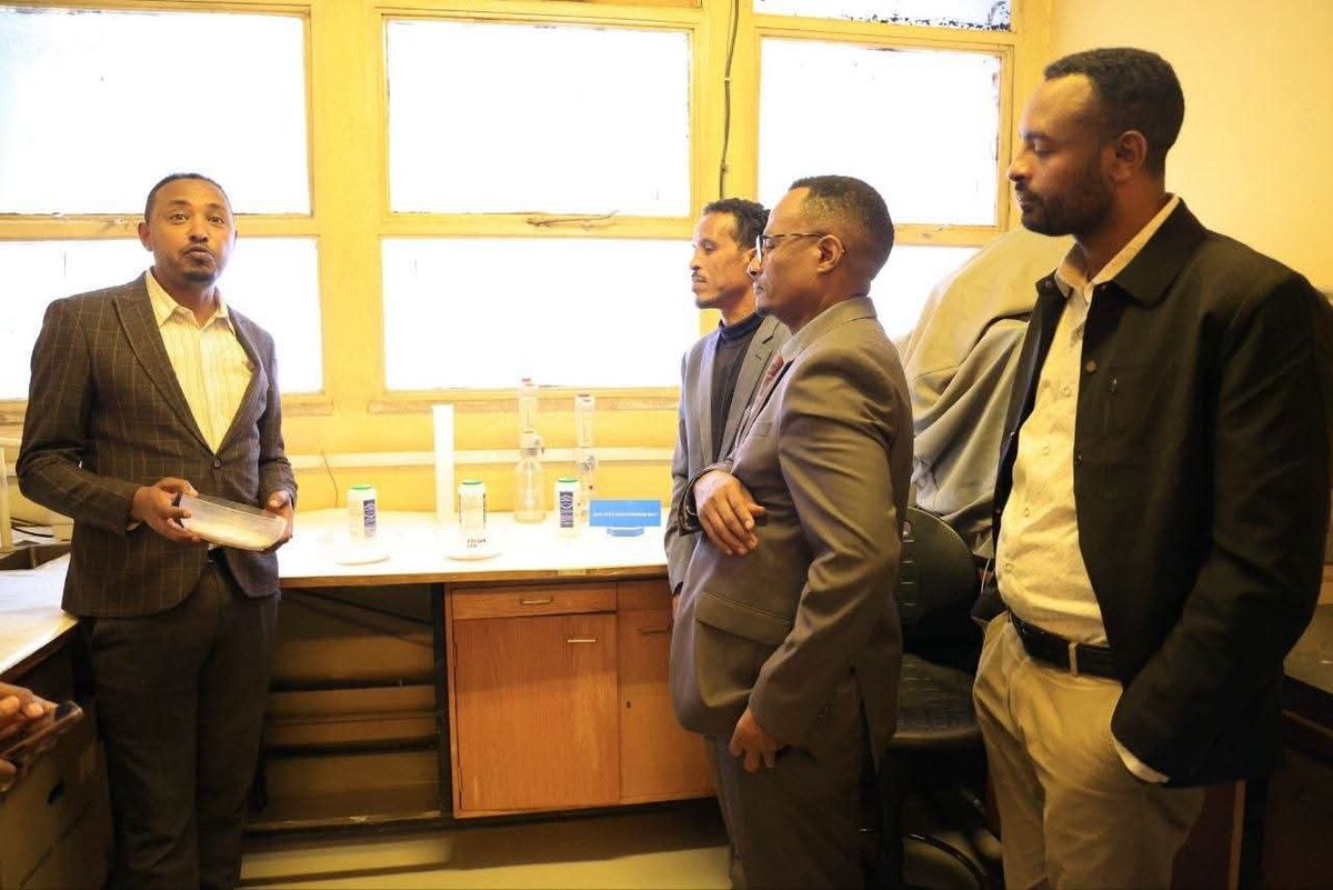 EPHIEthiopia's tweet photo. የክልል ሕብረተሰብ ጤና ኢንስቲትዩት ዳይሬክተሮች የኢንስቲትዩቱን የህብረተሰብ ጤና አደጋዎች ማስተባበሪያ ማዕከልን እና ላቦራቶሪዎችን የቴክኒክ ጎብኝተዋል።
https://t.co/GDRmuS6j1Jየክልሎች-የሕብረተሰብ-ጤና-ኢንስቲትዩት/
https://t.co/VF3FwtGdHe https://t.co/vL0HhF2c88