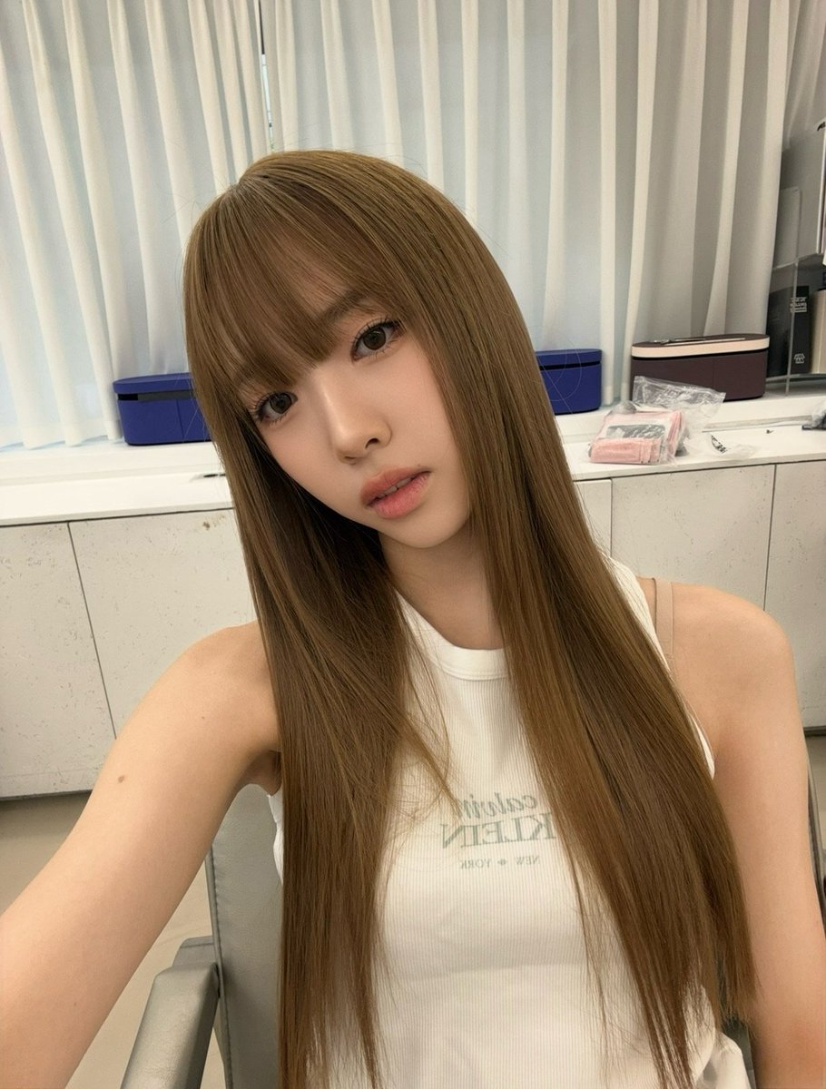 tuidepics's tweet photo. 260902 🐬💬 weverse update

#TUIDE #튜이드 #ELENA https://t.co/HEStorUwGd