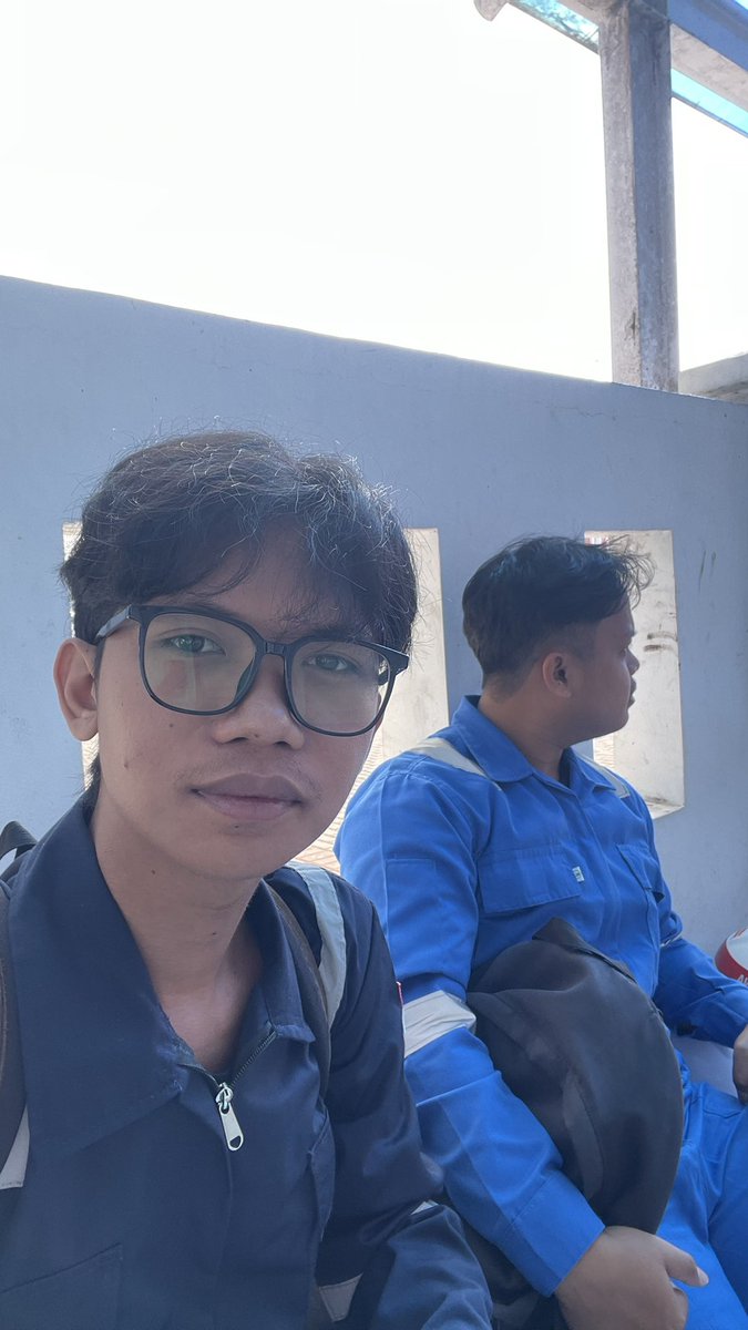 byuskymo's tweet photo. MAH anakmu jadi ENGINEER https://t.co/cmHDwEGhiA