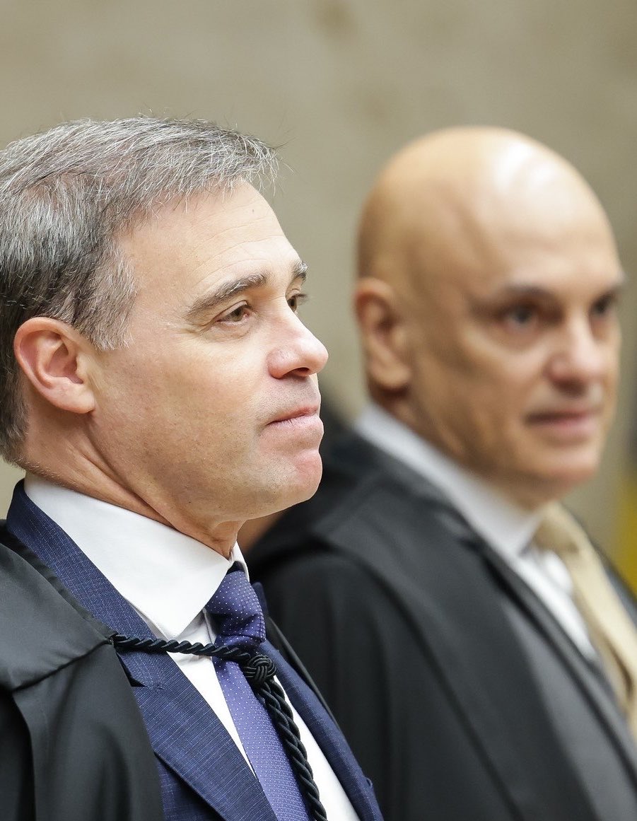 ancapchequei's tweet photo. 🚨BOMBA: Fachin, presidente do STF, acaba de anunciar que vai levar o caso de Alexandre de Moraes para o plenário. https://t.co/ujlllWAjY1
