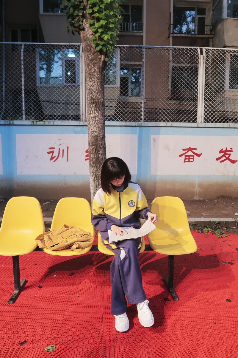 duduling1018's tweet photo. 260902 都在干嘛 (#chenduling’s assistant) | #冬风吹又生 #backtolife

🥕: let me take a look at this student on the basketball court… oh! turns out she’s my boss 🤤 https://t.co/rrXIH2C38W