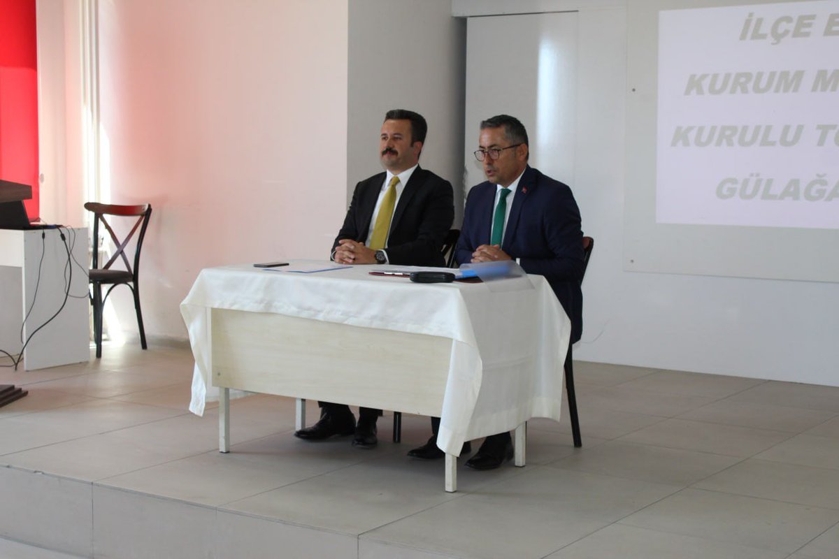 GulagacMEM's tweet photo. Kaymakamımız Sn.Ejder ŞAHİN Başkanlığında İlçe Milli Eğitim Müdürümüz Sn.Mustafa SONGÜR ve okul kurum idarecilerimizin katılımıyla 2026-2027 Eğitim Öğretim Yılı Eğitim Kurum Müdürleri Kurulu Toplantısı gerçekleşti.
@tcmeb https://t.co/Ramh2t73bZ