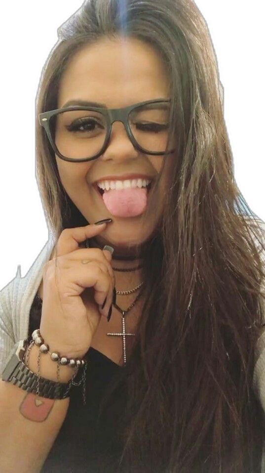 arcticlara's tweet photo. tem uma menina MUITO RESENHA na minha sala ela só faz comentário bom e conta história engraçada KKKKKKKKKKK gasto brisa dms com ela pqp e pra completar ela é a cara da camila loures KKKKKKKKKKKKKKKKKKKK https://t.co/lbmtmaRtg4