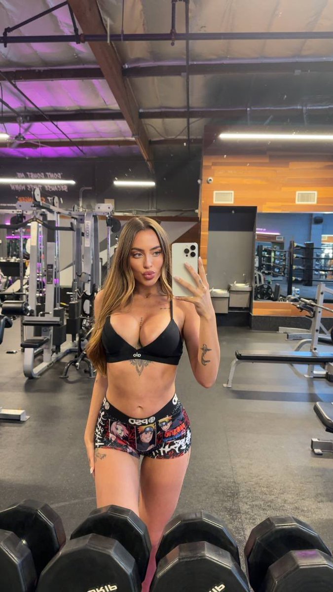 MayxoxoCora's tweet photo. @lovvesophiaaa wow https://t.co/Kv3r8kVAP9