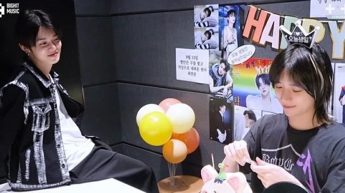 bmjnnist's tweet photo. since its yeonjun month remember when beomgyu took over yeonjuns birthday live and the camera panned to fondjun ☹️☹️ https://t.co/I4SXRj5Pks