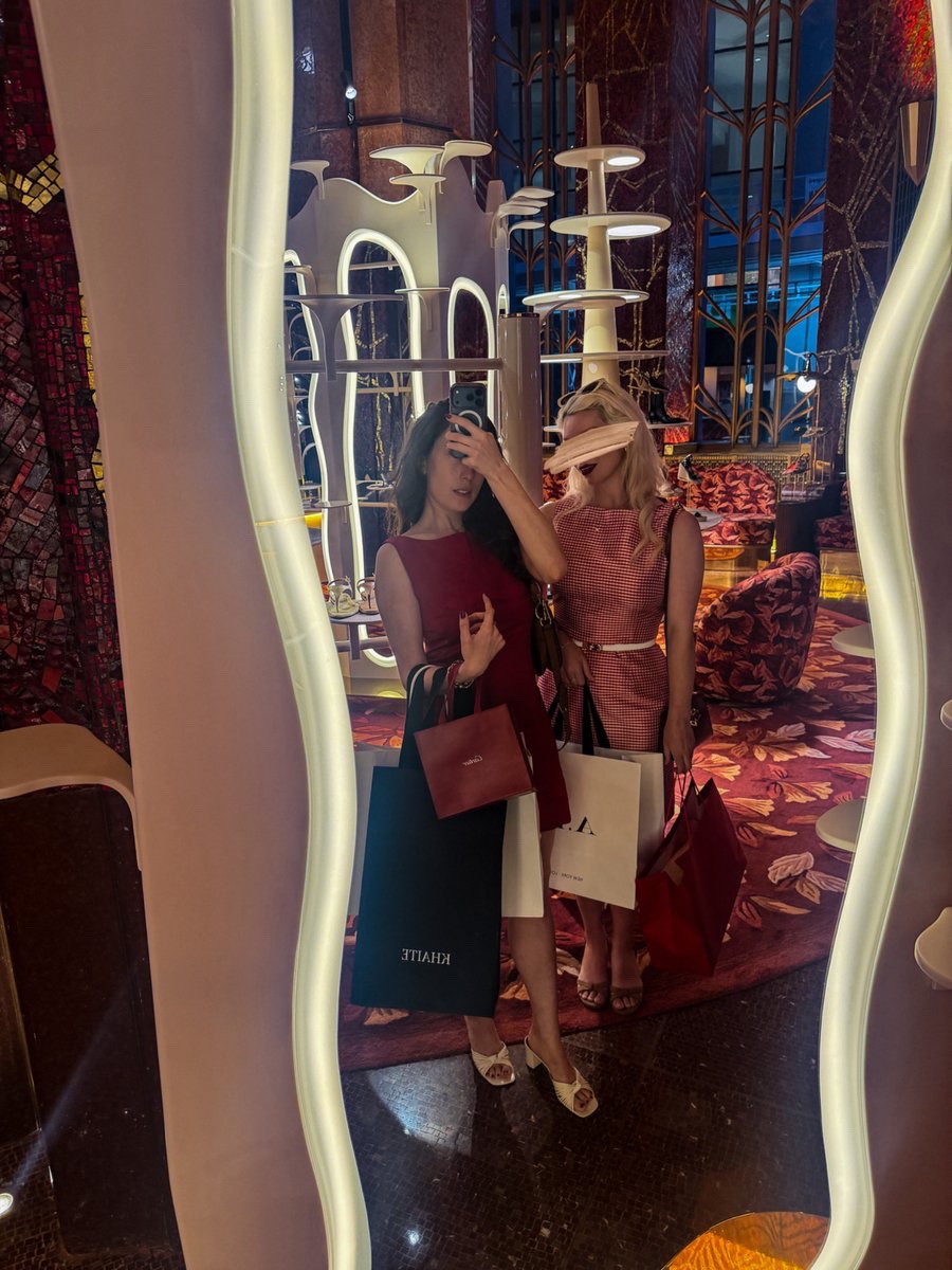 ChelseaHarperx's tweet photo. Day > night 

The hottest foreplay: sending us shopping. https://t.co/jrp910eedY