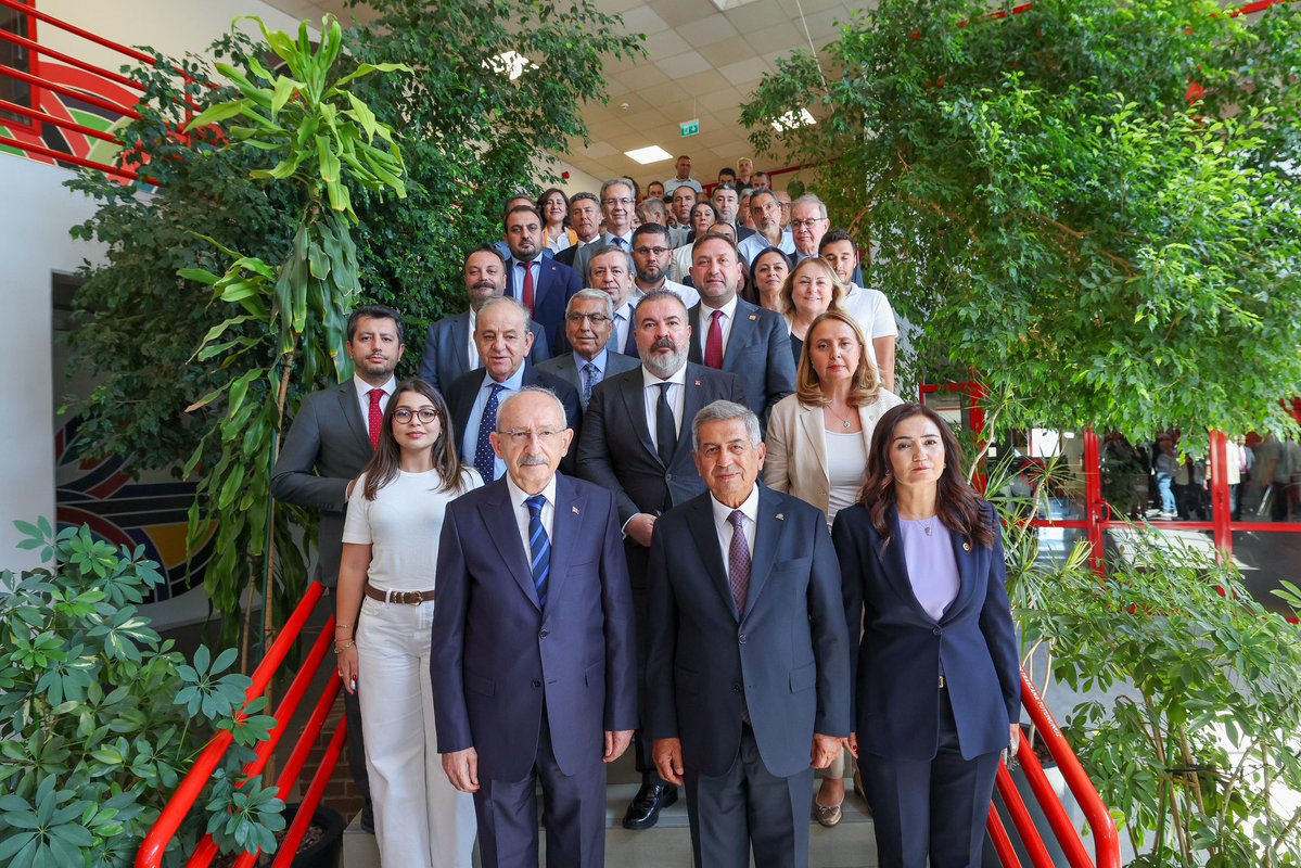 herkesicinCHP's tweet photo. Genel Başkanımız Kemal Kılıçdaroğlu, 
Ege Serbest Bölgesi’ni (ESBAŞ) ziyaret etti. https://t.co/wmxtQ9hn8d