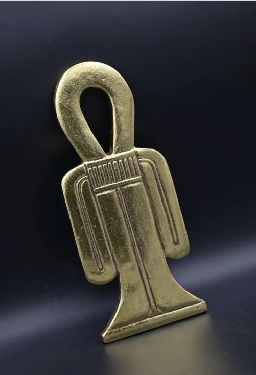 Mofanjkh's tweet photo. Everyone knows the Gordian Knot.
Few know the Isis knot an #Egyptian #amulet placed on #mummies to guard them in the afterlife.

One was a puzzle for kings. The other was magic for eternity. https://t.co/FckNO1zO7y