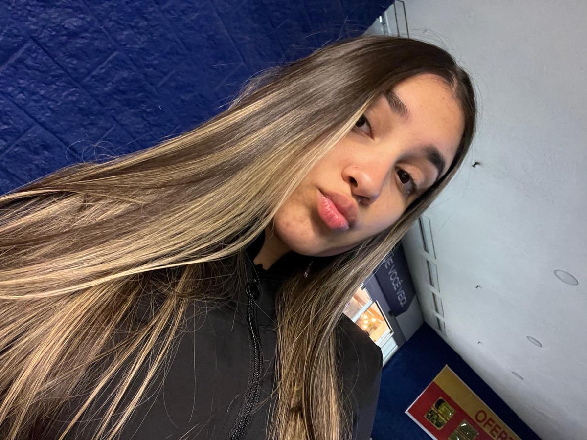 ruminasrafaela's tweet photo. vou ter que voltar pro loiro não tem jeito #sdds #meuauge2023 https://t.co/4sRPQiVbyo