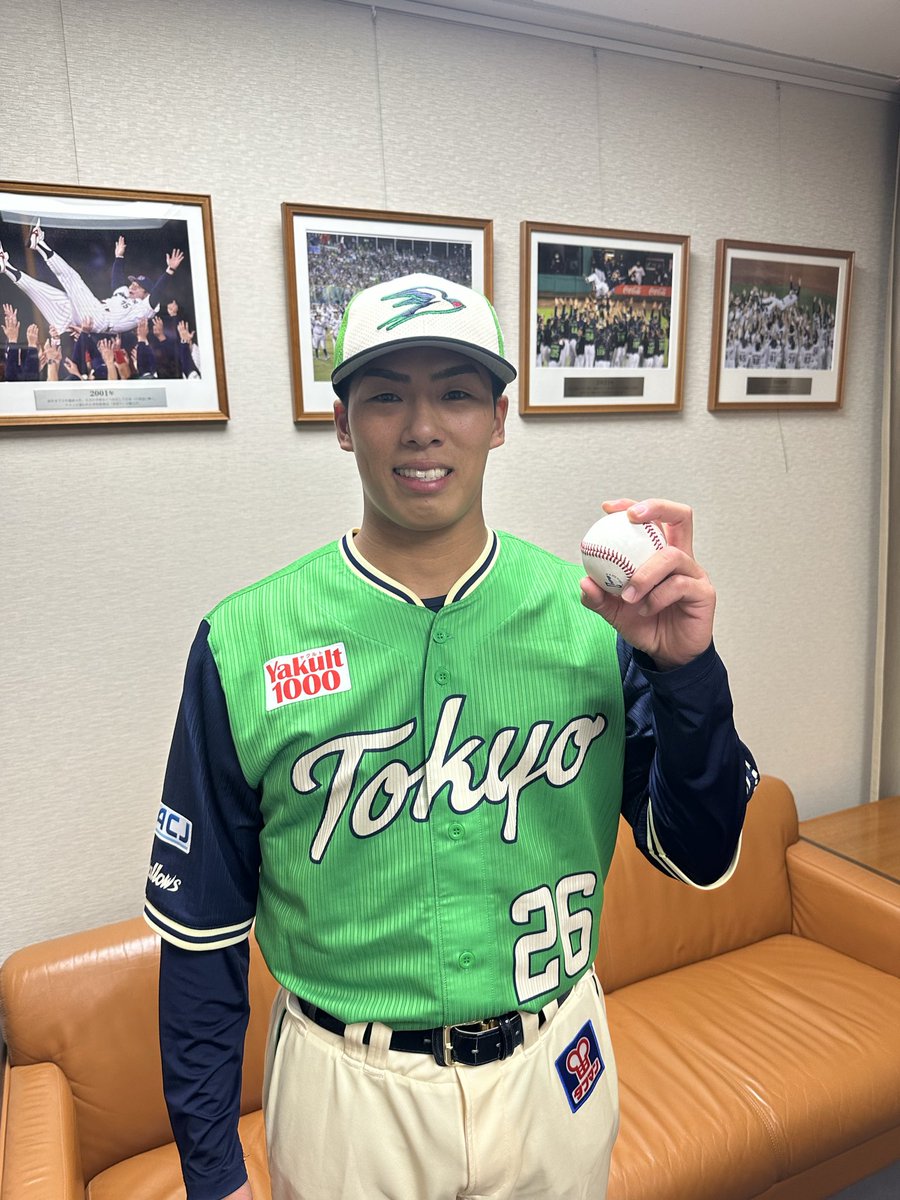 swallowspr's tweet photo. 本日のヒーロー！
5打数3安打4打点！
36番が躍動してます！！
#西村瑠伊斗 選手

球団左腕では石川さん以来の二桁勝利！
しっかりチームを引っ張ってくれてます！
#山野太一 投手陣

#swallows
#燕心全開 https://t.co/2S1Ts7YXmS