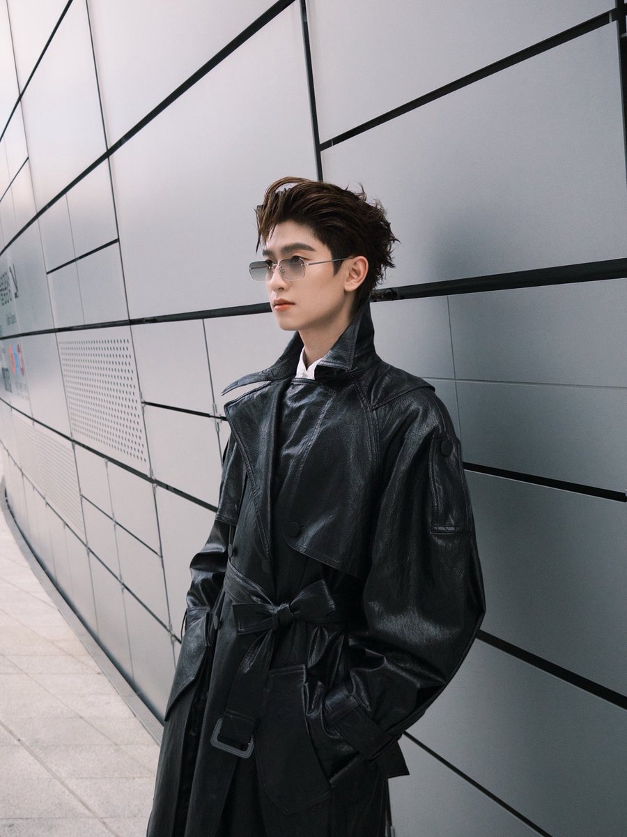 tthomastc's tweet photo. si motion

REFLECTING THOMASKONG
#DAILYMIRROR27SSxTMK
#DAILYMIRROR
#seoulfashionweek2027ss
#thomaskong
#tthomastc #kongjiro https://t.co/P4tG7oHHnK