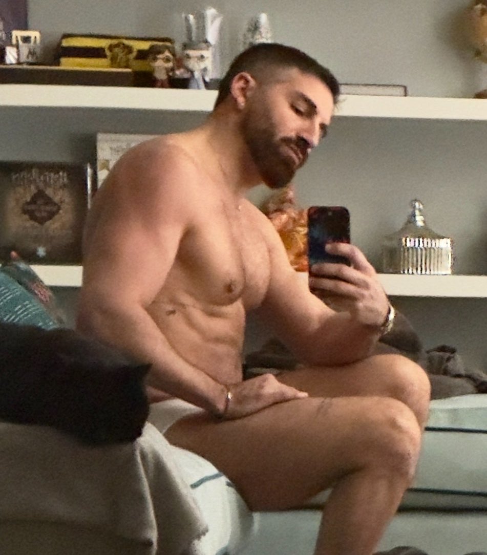 Dcm_b17's tweet photo. #gayitalia #italiangay #gaybearded https://t.co/kZowRKytgU