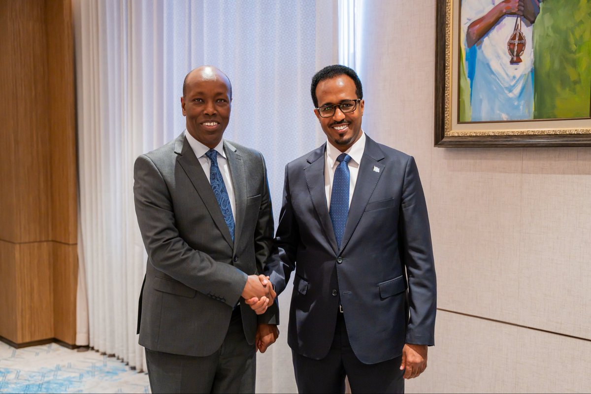 AmbGamal's tweet photo. Ahead of the Horn of Africa Trade Ministers’ Meeting, I met with my Kenyan counterpart, Hon. Lee Kinyanjui, Cabinet Secretary for Investments, Trade and Industry. We took stock of where Somalia–Kenya trade stands and agreed to work toward a formal bilateral trade framework — removing barriers and making trade simpler and more predictable for businesses on both sides.