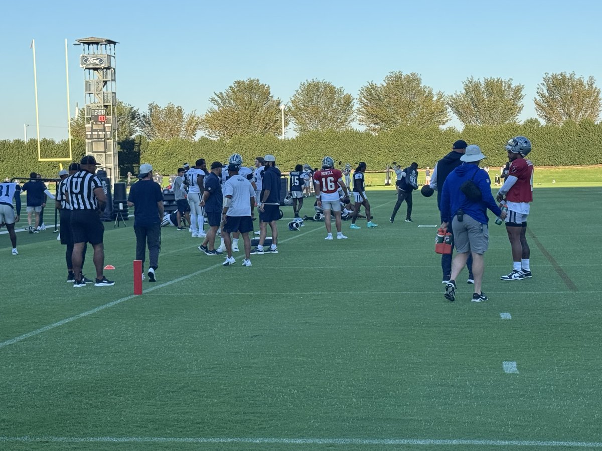 VoiceOfTheStar's tweet photo. #Cowboys practice, bright and early again. https://t.co/fE5UemzJRr