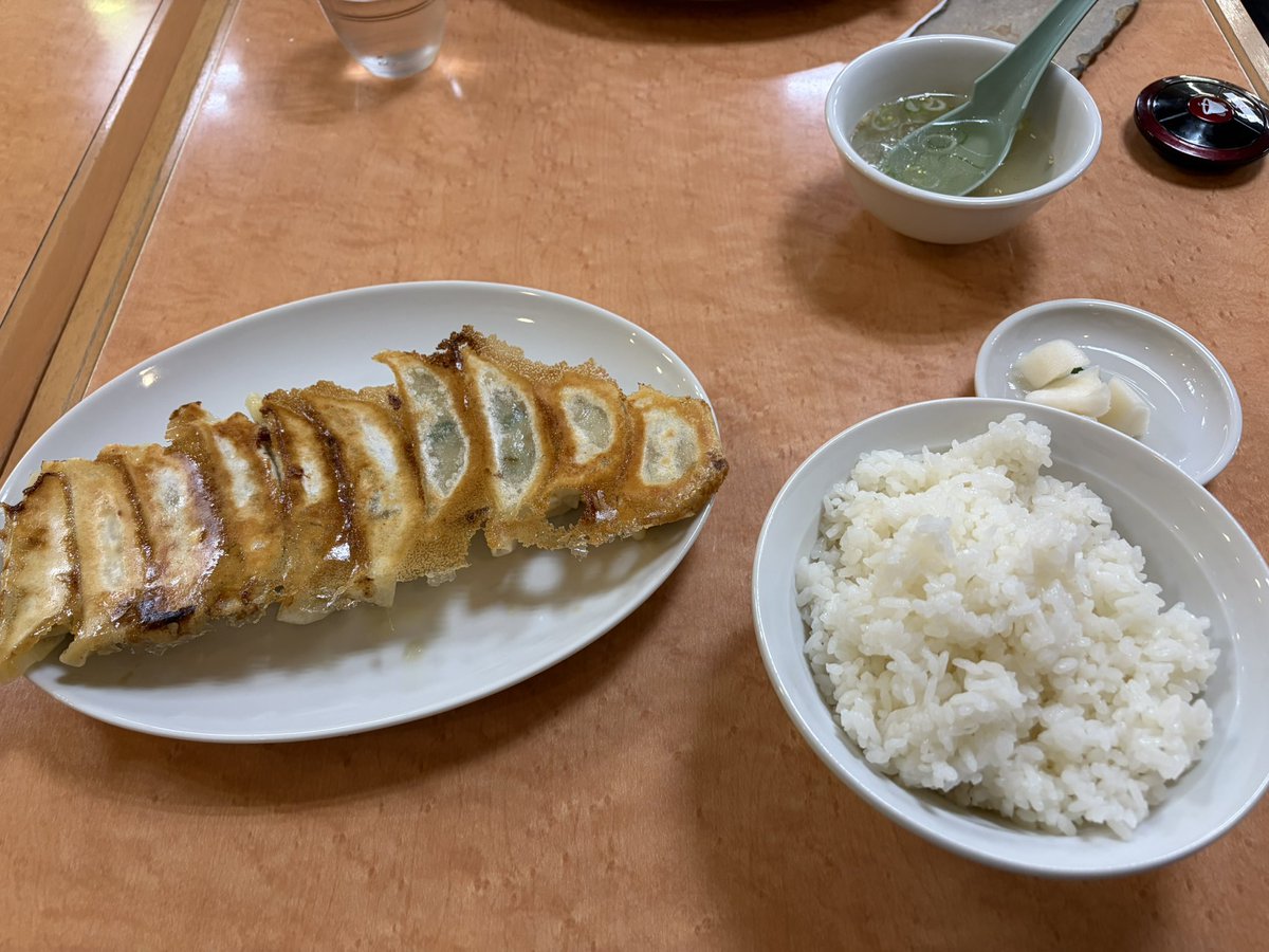Won_Pri's tweet photo. 2日目も餃子食べるよ！宇都宮メガドンキ内来らっせにて https://t.co/x8Kos5K7Q9