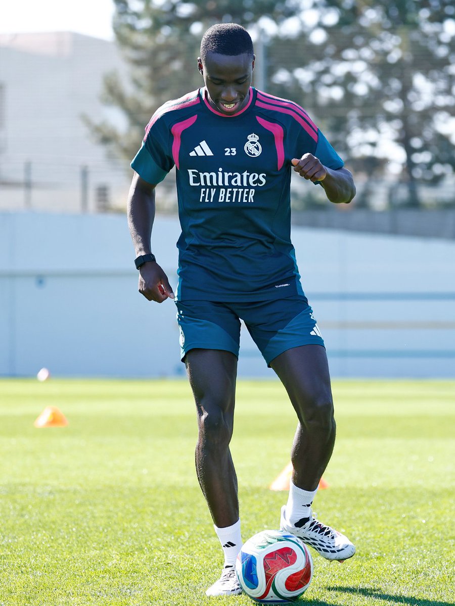 realmadrid's tweet photo. 2⃣3⃣ https://t.co/z351tkB9PB
