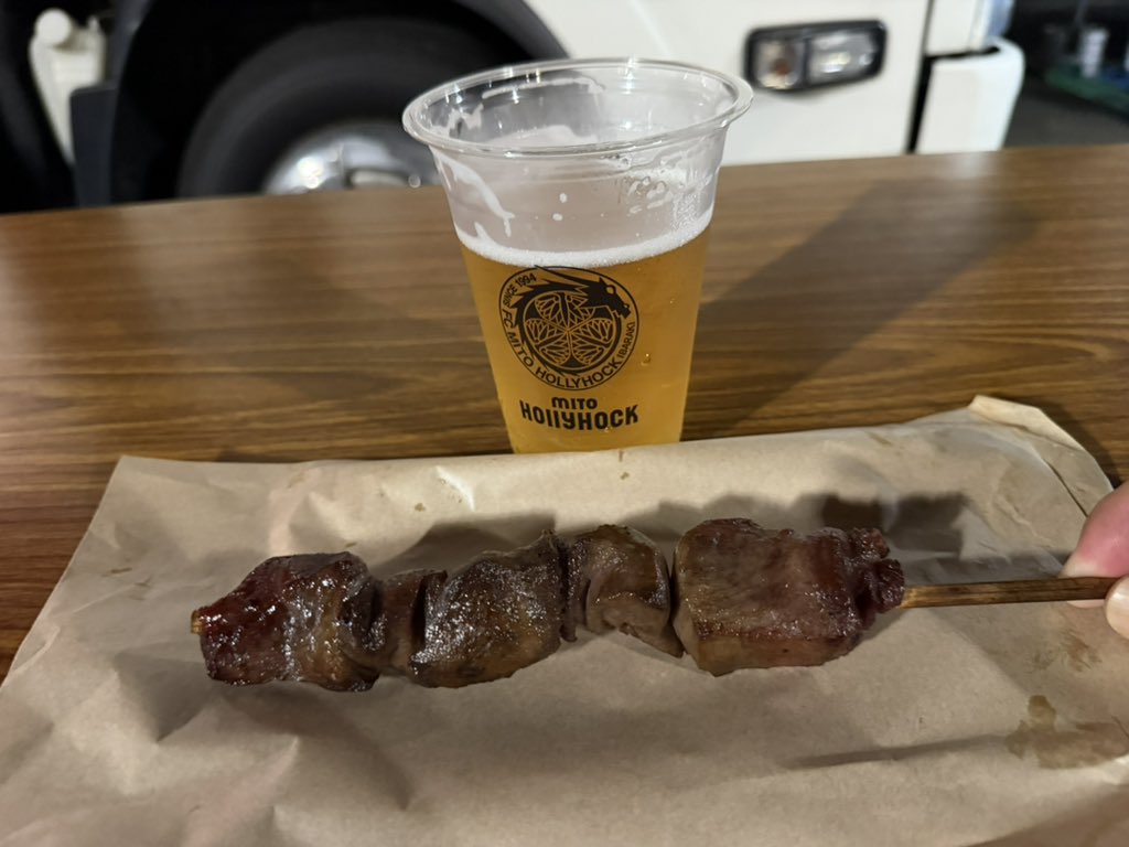 htbc10kim's tweet photo. んめーにきまってっぺよ！
#水戸ホーリーホック https://t.co/nLMzoTFQ3c