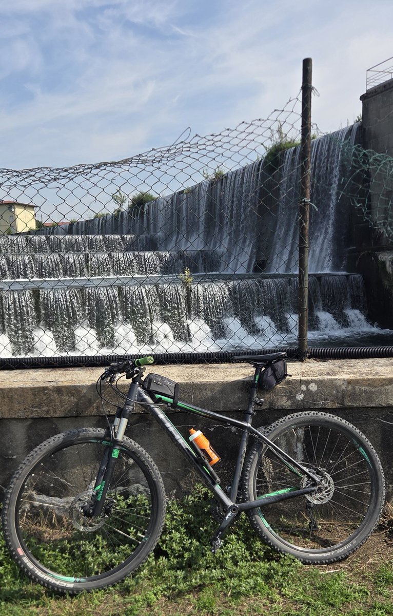 ailgamar's tweet photo. Oggi bike birdwatching. #postibrutti https://t.co/54b0d47VbU