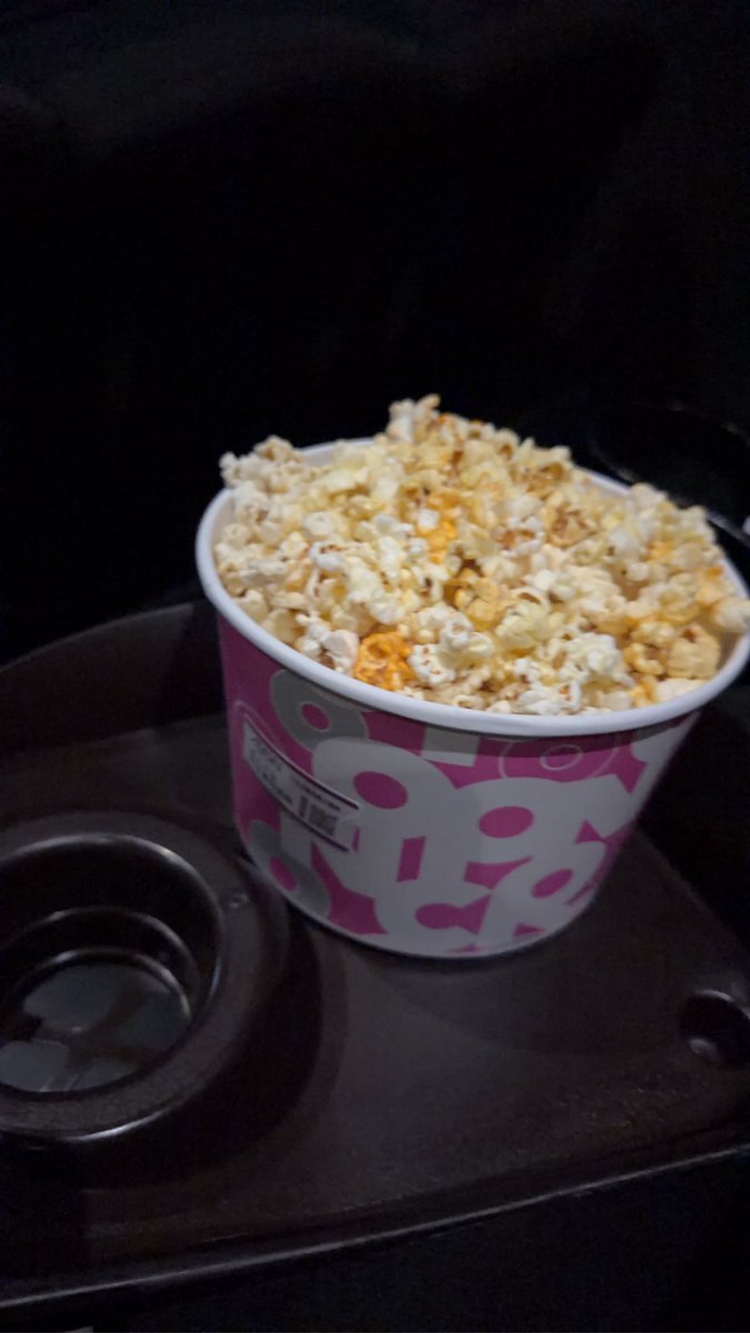 fairgroundyoga's tweet photo. イオンオーナーズカードで初のイオンシネマ🎥映画1000円ポップコーン付きって美味しすぎ‼️キングダム面白かった、次気になる🫣そのあとラウンジで無料コーヒーとお菓子1個🍪時間予約制で時間になると追い出されるシステム🙈けどいいね👍✨またいこ♡ https://t.co/Dz6deRzJ3A