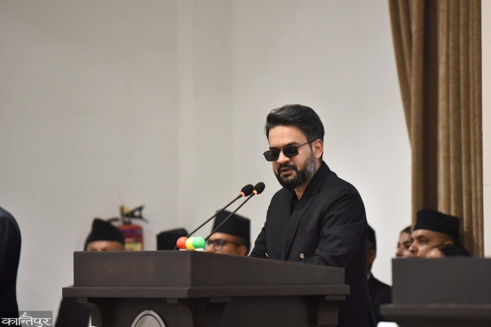 ekantipur_com's tweet photo. संयुक्त राष्ट्रसंघको ८१औँ महासभामा प्रधानमन्त्री वालेन्द्र शाह किन जानुपर्छ ? @bahab9817 को विचार 🧵पछ्याउनुहोस : https://t.co/8bKE96to70