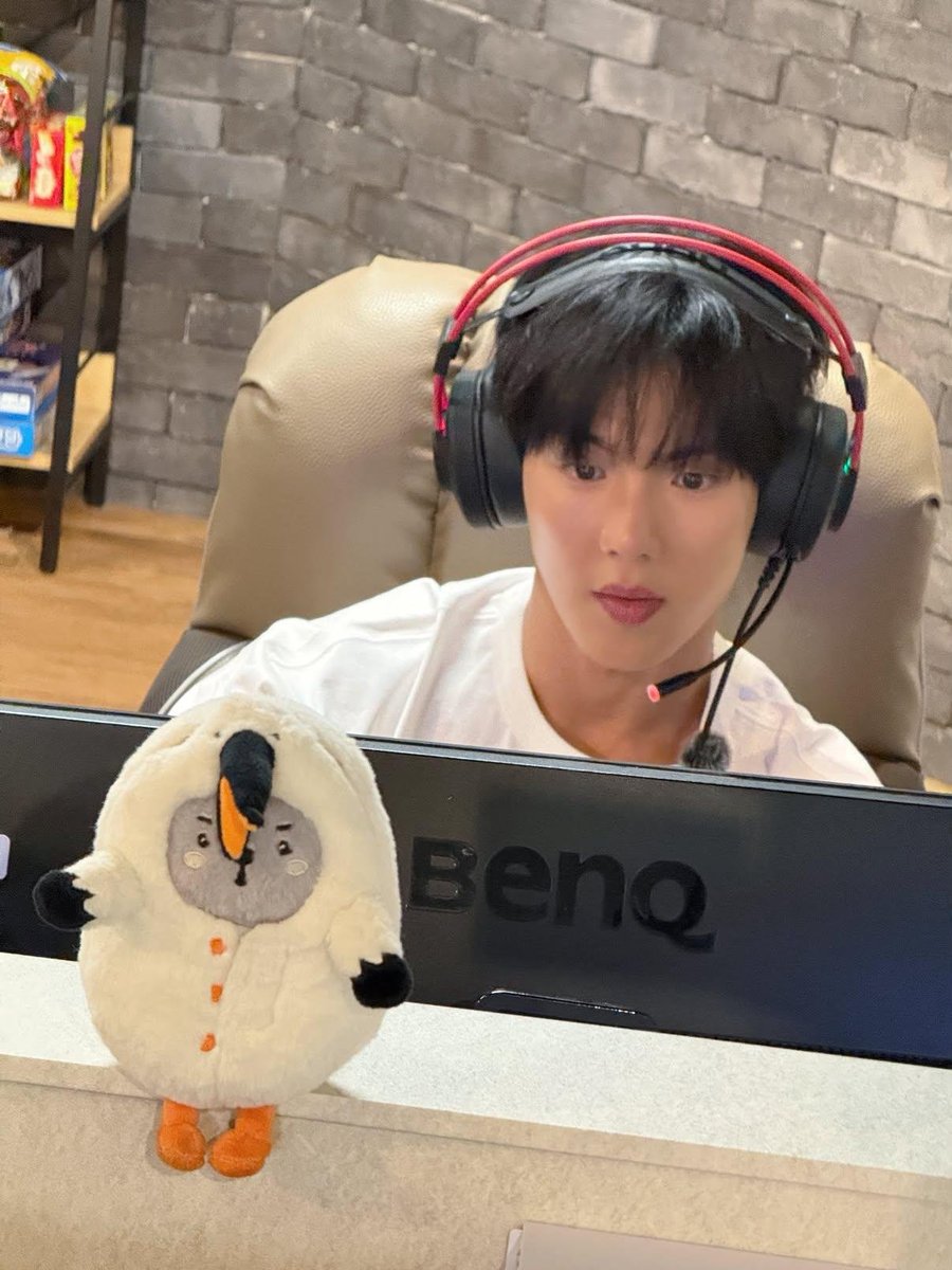 FROMHW2's tweet photo. 260902 #몬스타엑스 #MONSTAX 인스타그램 공지채널 https://t.co/OBKb9znjZe