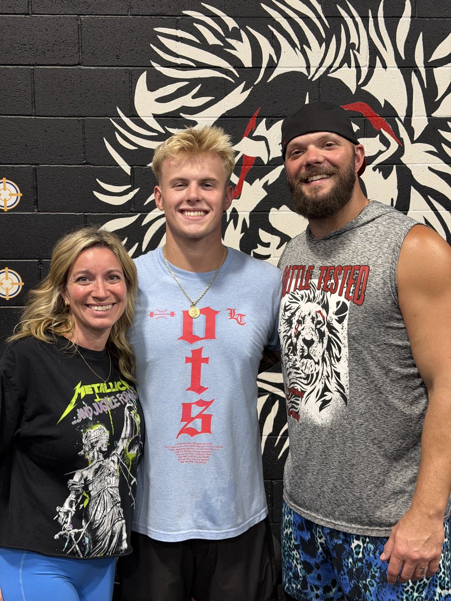 LairdsTraining's tweet photo. Week before last, our guy Charlie Brewer had his last day at LT, for now! Over the last 5+ years he’s made tremendous gains at LT. But some of his best impact was training &amp; developing LT kids mentally &amp; physically! This guy is gonna be missed being around all the time! #LTSQUAD https://t.co/qYDu3DhvWs