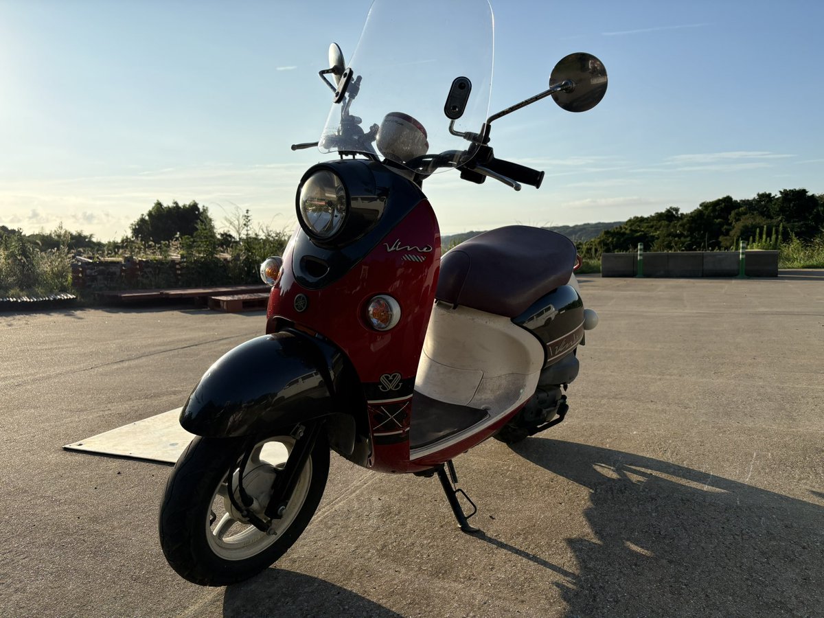 HiromuscleC's tweet photo. 本日の相棒ビーノちゃん。ひっさびさにバイク乗った。
この写真だけでどこに行ってるか分かる人居るかな？居たらかなり上級者の方だと思います https://t.co/Yygfr2UItY