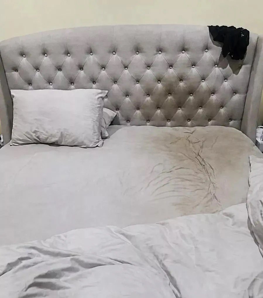 iamisla_'s tweet photo. Please tell me I’m not the only wife dealing with this 😭I can wash our sheets, change the bedding, and somehow my husband’s side is yellowish-brown again a few days later. It’s not makeup or self-tanner—just sweat and body oils. 

I’ve tried hot washes, different detergents, stain removers, soaking… everything. And the stains ALWAYS come back.
I love him, but I’m not replacing perfectly good sheets every few months 
Wives, what’s the trick I’m missing?