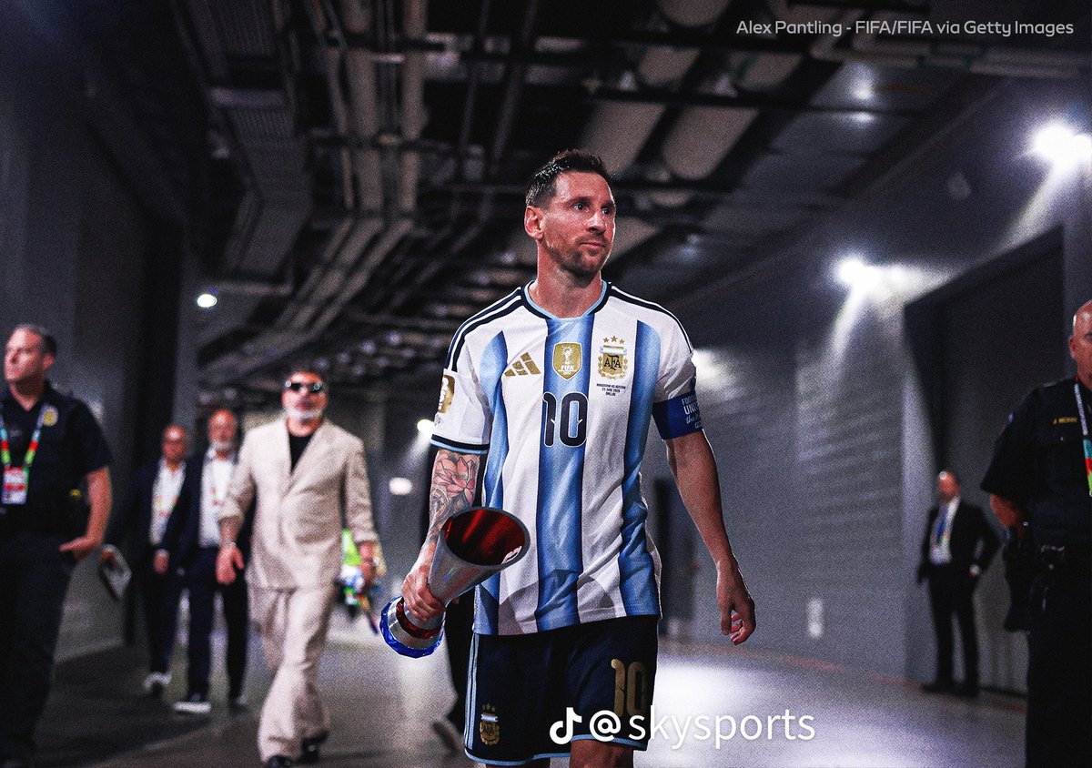 BigGabby_001's tweet photo. Greatest ever 👑 https://t.co/w49NWxBXfx